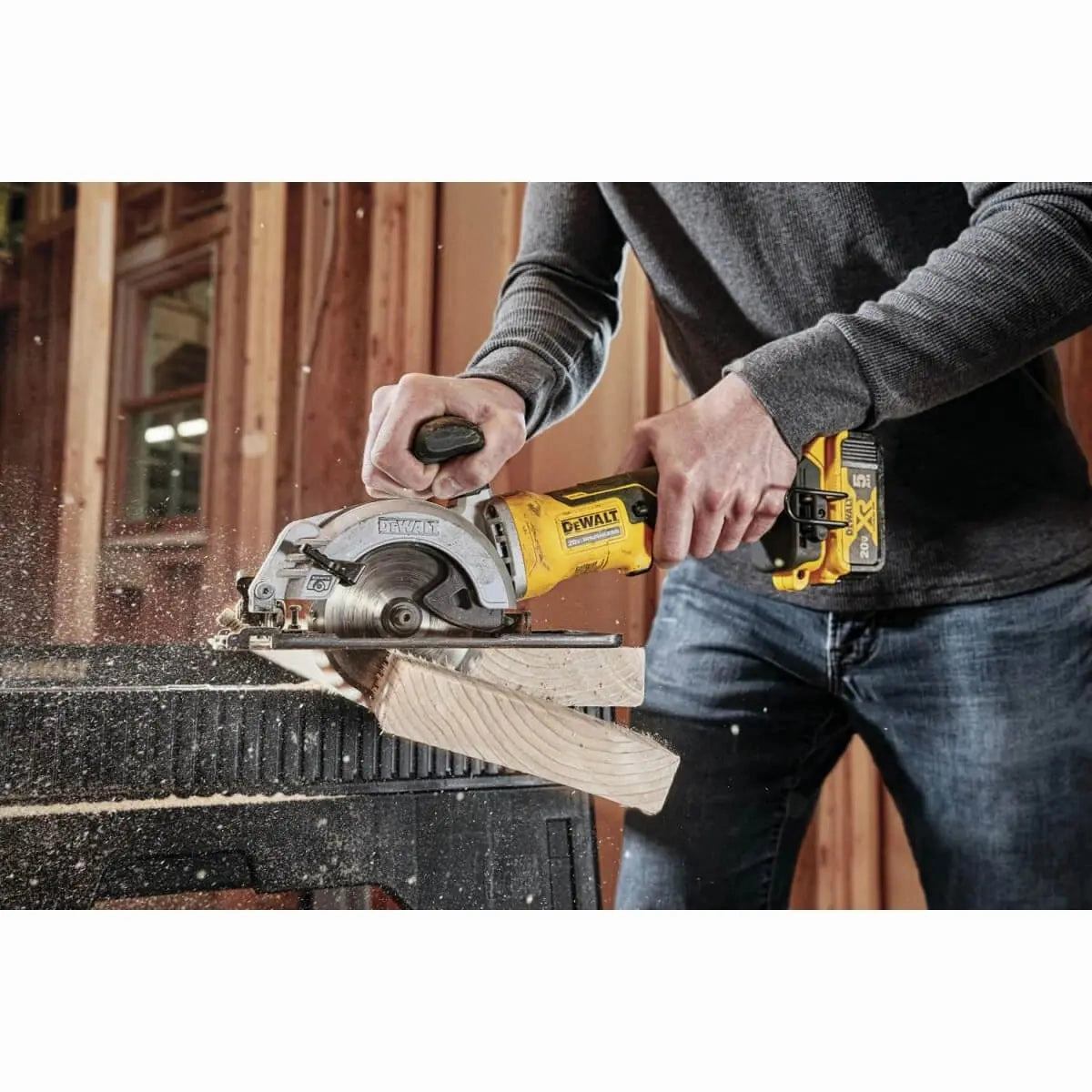 Dewalt DCS571B ATOMIC 20V MAX* BRUSHLESS 4-1/2 IN. CORDLESS CIRCULAR SAW (TOOL ONLY)