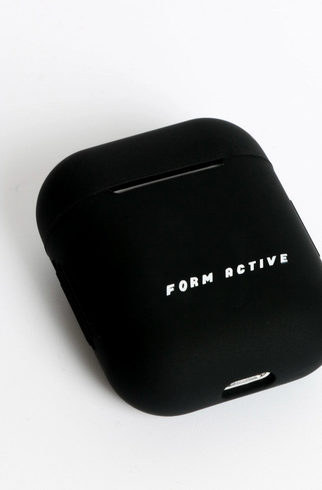 FORM EAR POD CASE BLACK