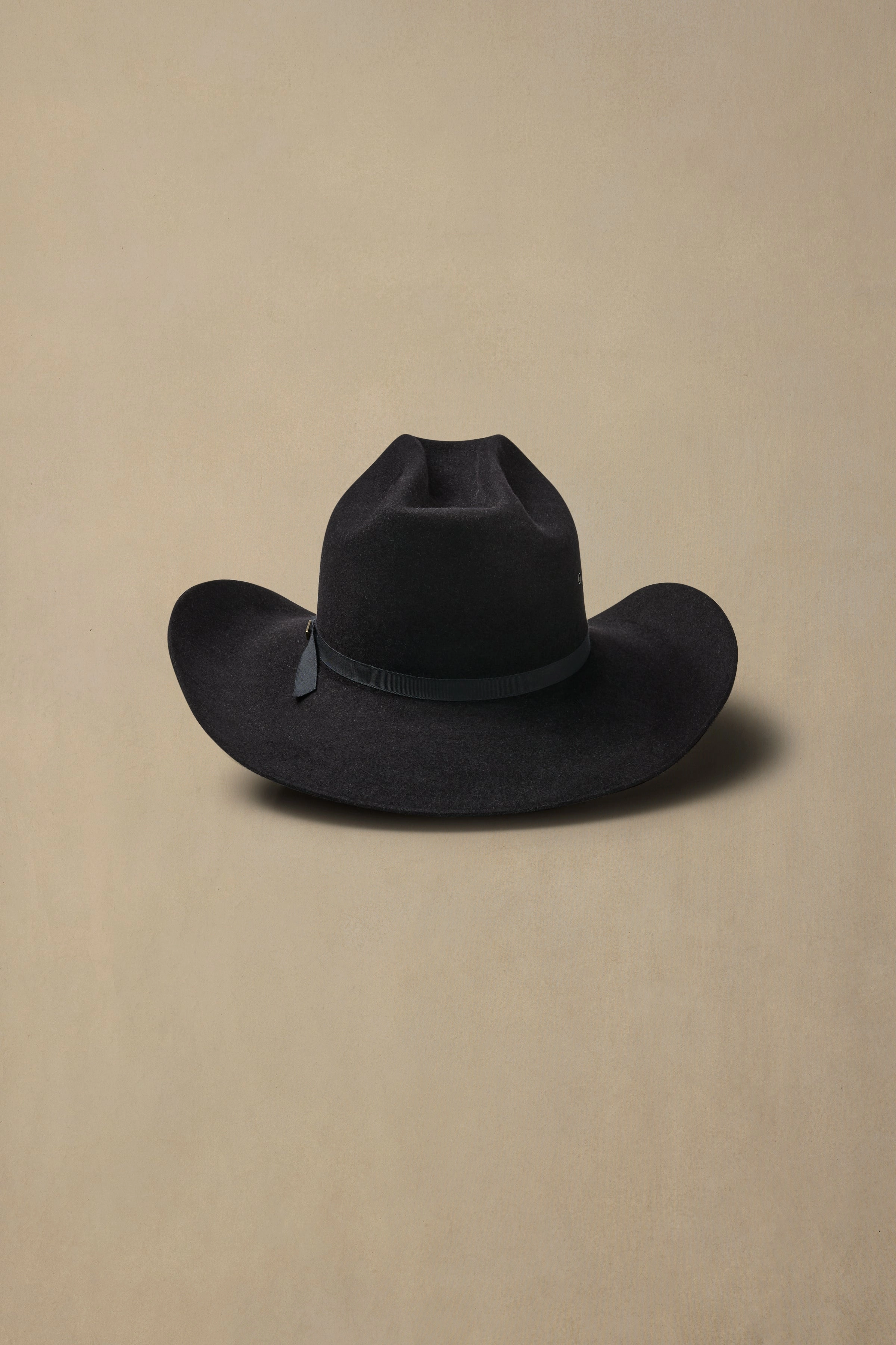 The Outback Club Black